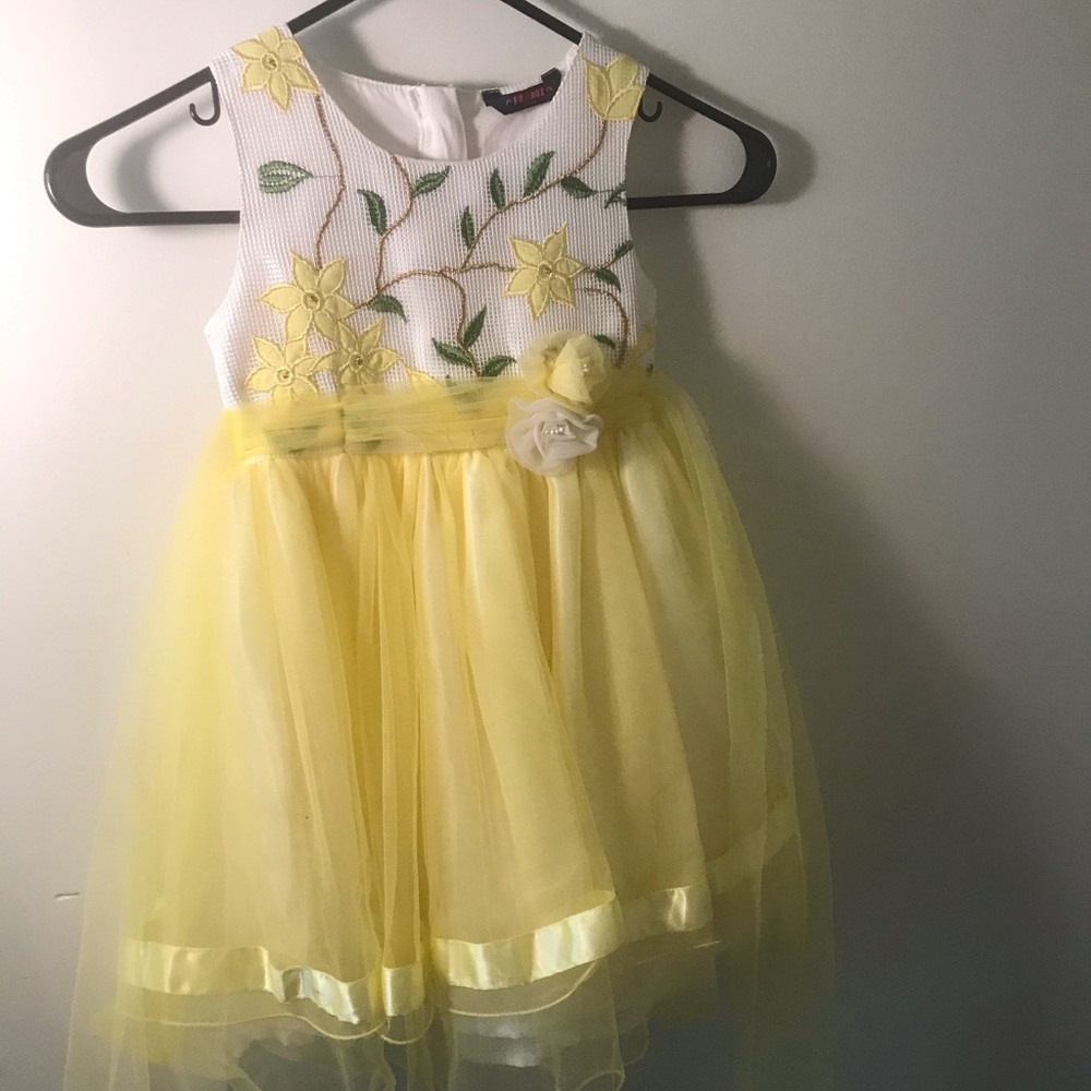 Magnificent dress for 2-3 years old girl